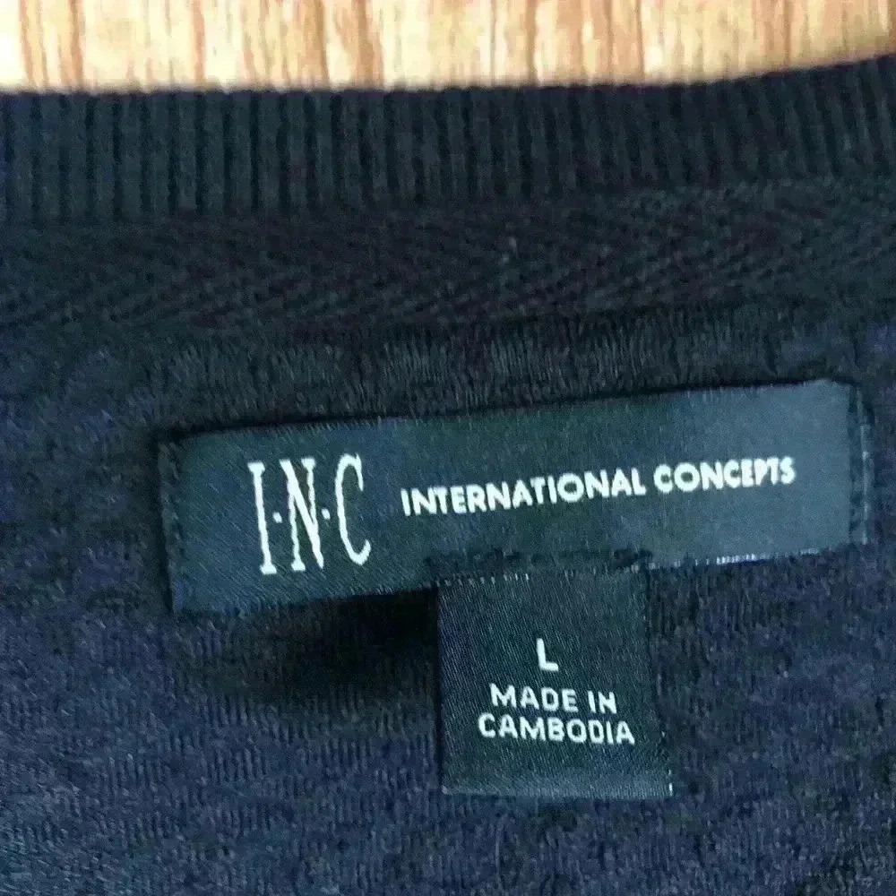 Men’s Crew neck Pull over black Sweater NWT Sz L - Picture 2 of 4